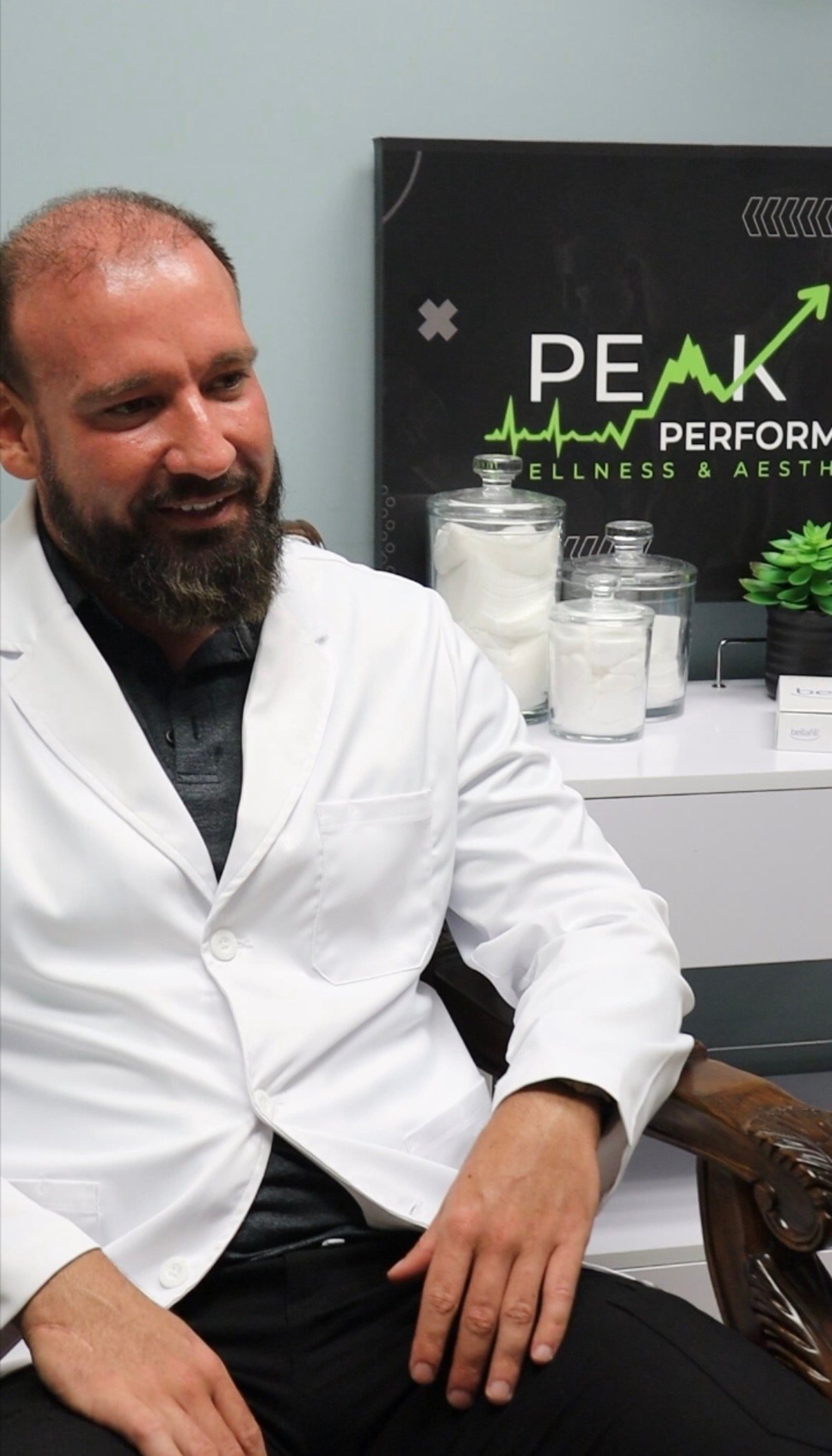 Eddie Hughes, FNP-BC, meeting with a patient during a medical weight loss consultation at Peak Performance in Johnson City, TN
